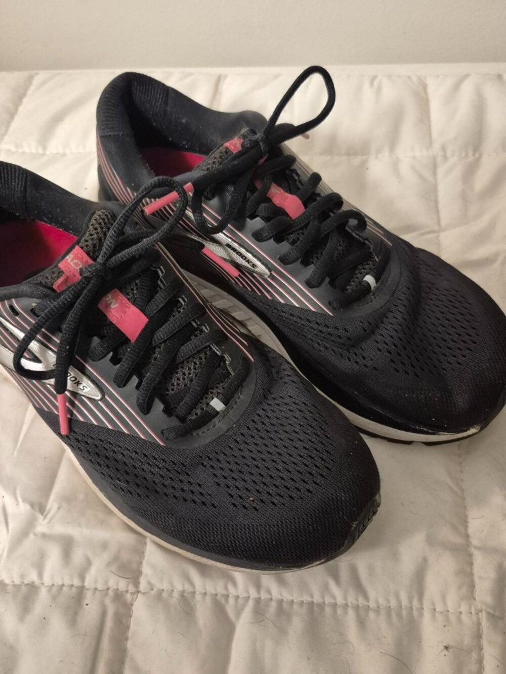 Brooks Addiction 14 Womens Size 9.5 B Black Pink Athletic Running Sneaker